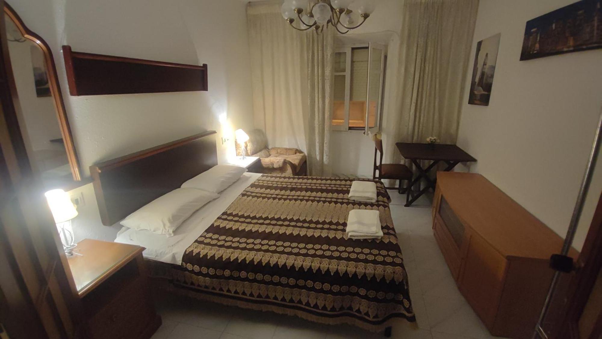 Apartment & Rooms Constanti Номер фото